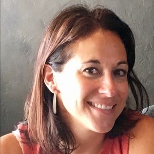 Meet your Posher, Debbie